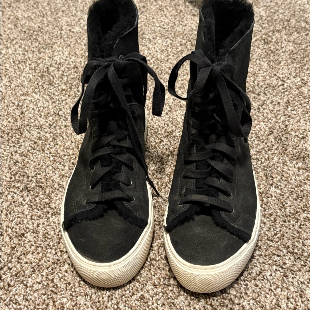 UGG Women’s Hybrid Sneaker